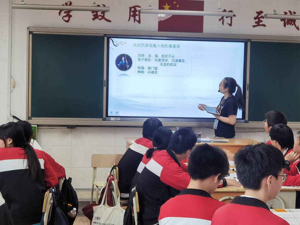 77e697d57b8d46de9dd68d744e01056f.jpg 77e697d57b8d46de9dd68d744e01056f.jpg