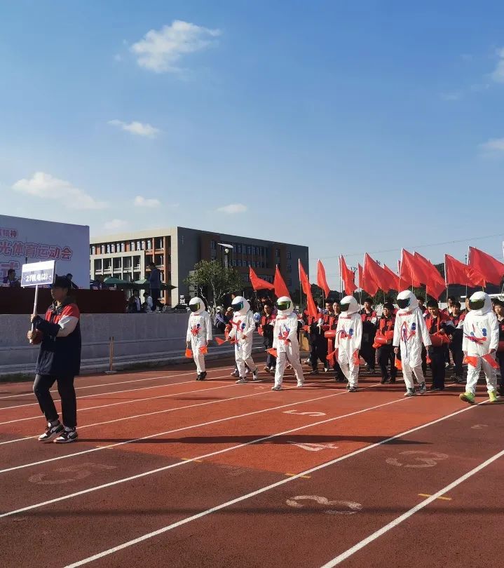 f6ebc3bc612043a3b91d625510bb23df.jpg f6ebc3bc612043a3b91d625510bb23df.jpg