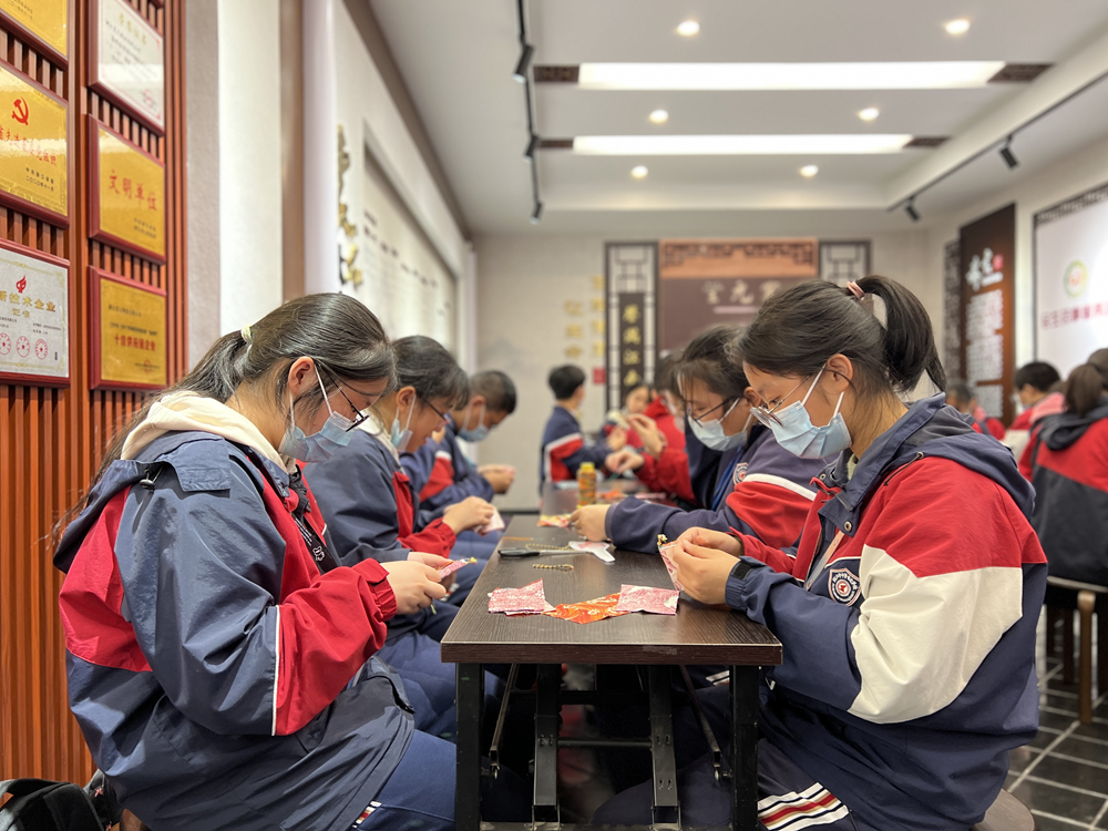 fc2319e6635649e093853b0a9d94869e.png fc2319e6635649e093853b0a9d94869e.png