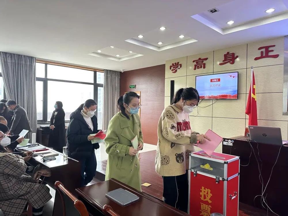 61d550d3ca6845a9a4513bc35818365b.jpg 61d550d3ca6845a9a4513bc35818365b.jpg