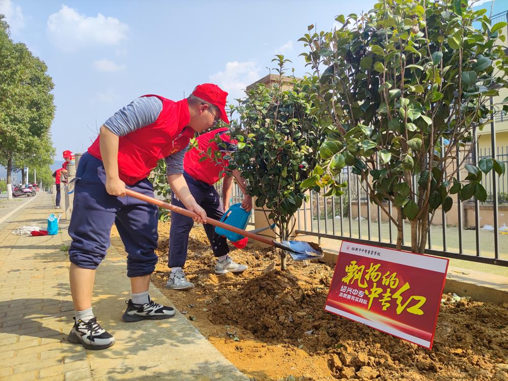 40db5c3abde045a5860d0141214b45b0.jpg 40db5c3abde045a5860d0141214b45b0.jpg