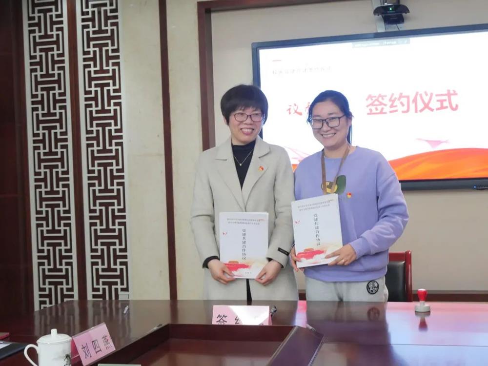 edb89b1a04fa46bf8b67807f09e4d713.jpg edb89b1a04fa46bf8b67807f09e4d713.jpg