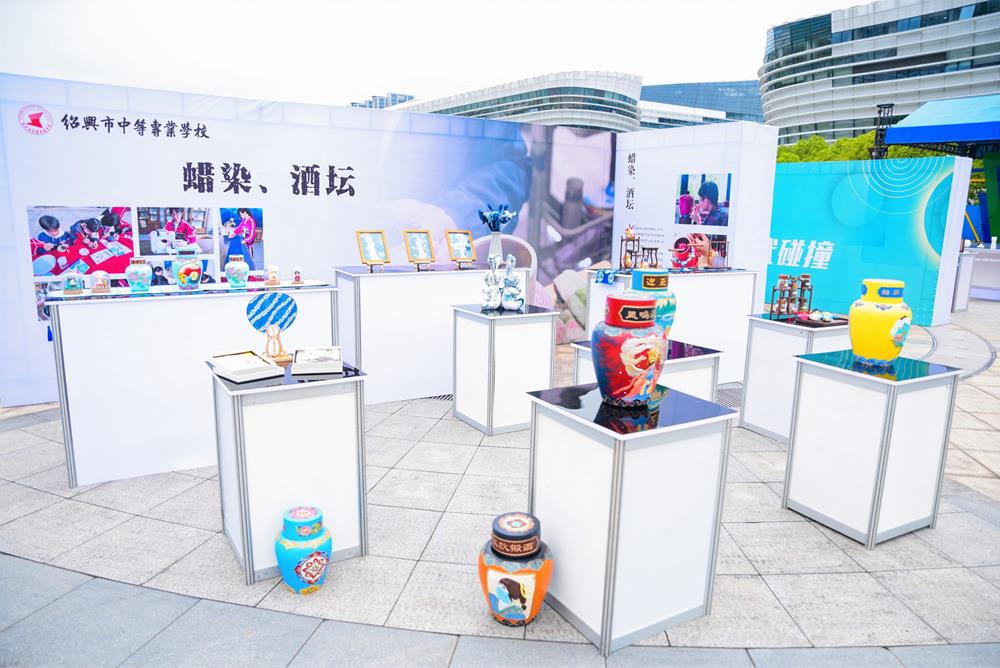 7caccc08ec644bf5872330b2d52d9441.jpg 7caccc08ec644bf5872330b2d52d9441.jpg