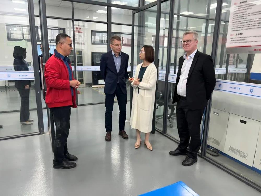 67d37de091d34382824e5ea23e0c377c.jpg 67d37de091d34382824e5ea23e0c377c.jpg