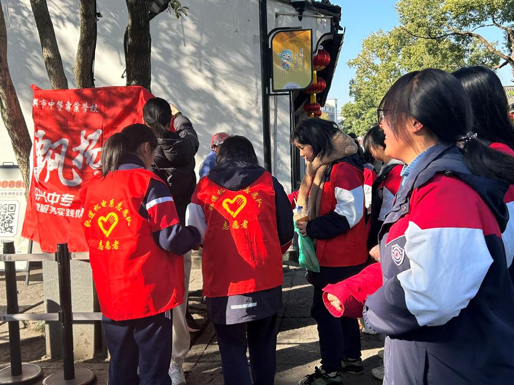 b64313c049b24c3ba085207b00f11eed.jpg b64313c049b24c3ba085207b00f11eed.jpg