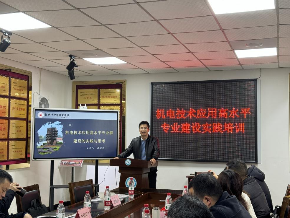 42de7a6d883a45febd27094757dc0882.png 42de7a6d883a45febd27094757dc0882.png