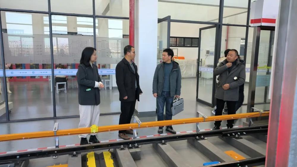 3359037e4af2457e94a103341a01d94a.jpg 3359037e4af2457e94a103341a01d94a.jpg