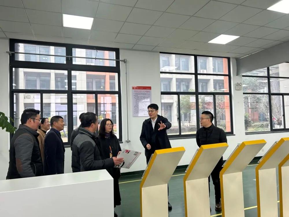 190dbc06866f4c7e8ba45154ff7cf1a8.jpg 190dbc06866f4c7e8ba45154ff7cf1a8.jpg