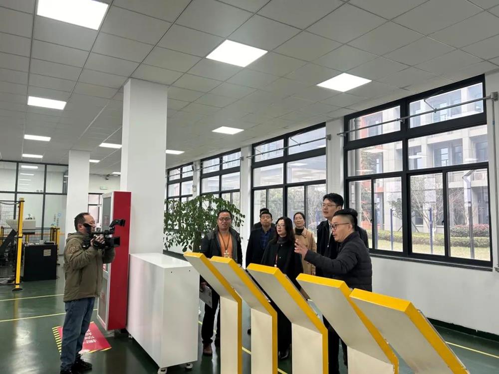 5c848194bceb4c4082ee096db175ac29.jpg 5c848194bceb4c4082ee096db175ac29.jpg