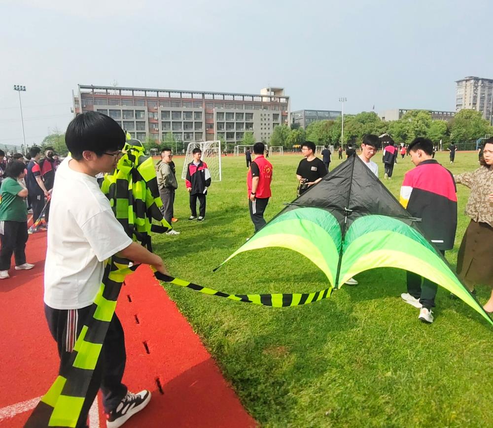 44b583950b0e494e8f96d4f57257e2a5.jpeg 44b583950b0e494e8f96d4f57257e2a5.jpeg