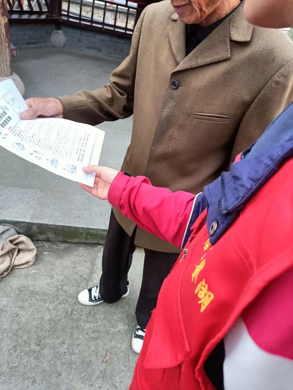 b181efa669f542bc8bd0ab9e06d40ba8.jpg b181efa669f542bc8bd0ab9e06d40ba8.jpg