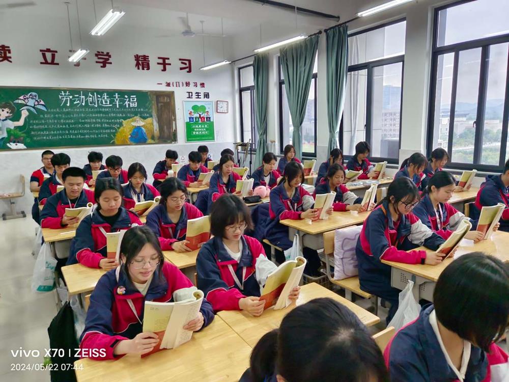 956cf72f0db34dc9a863765c2131dd3c.jpg 956cf72f0db34dc9a863765c2131dd3c.jpg