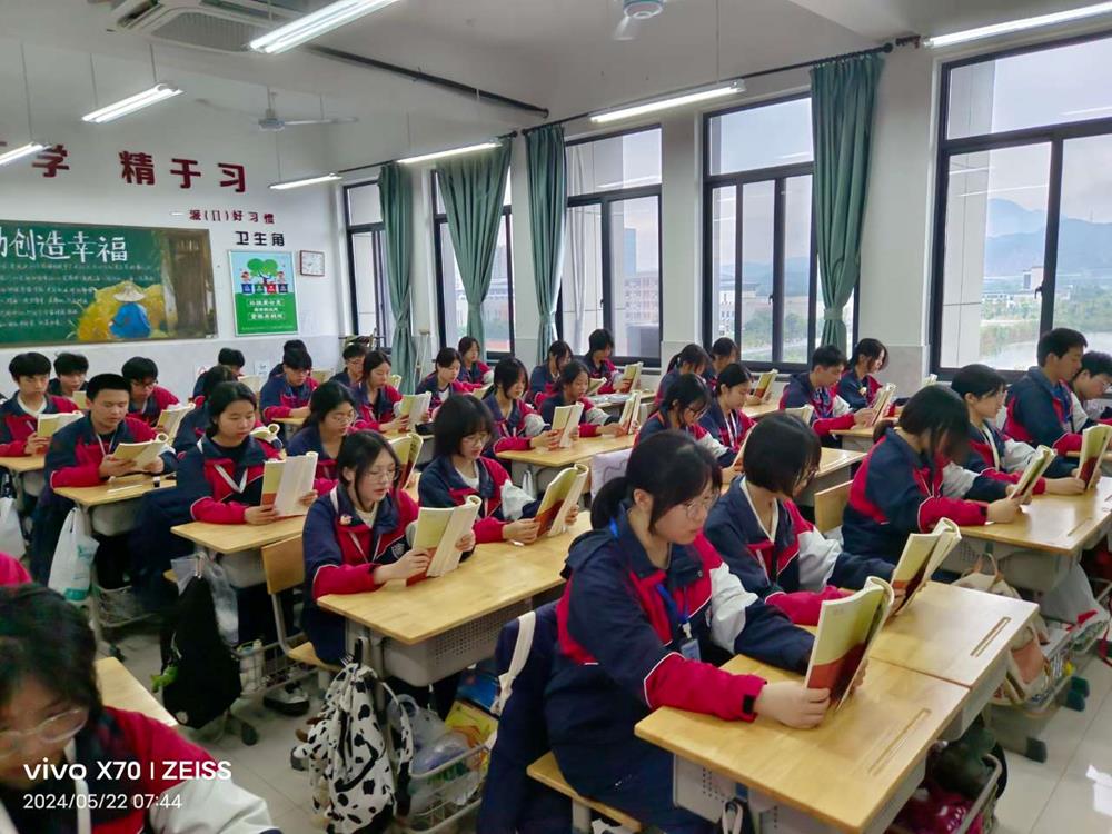 9e49275b196d40869d1a570e40727835.jpg 9e49275b196d40869d1a570e40727835.jpg