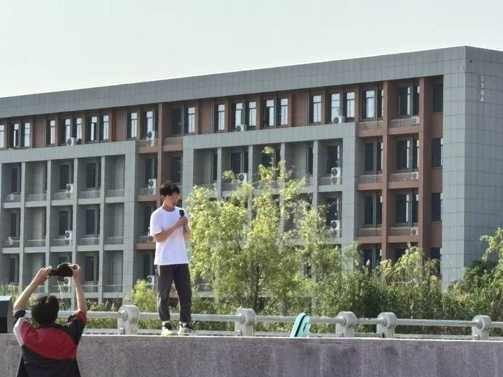 e5c127eaf3ce4a88b4ddfc3df2e5462a.png e5c127eaf3ce4a88b4ddfc3df2e5462a.png