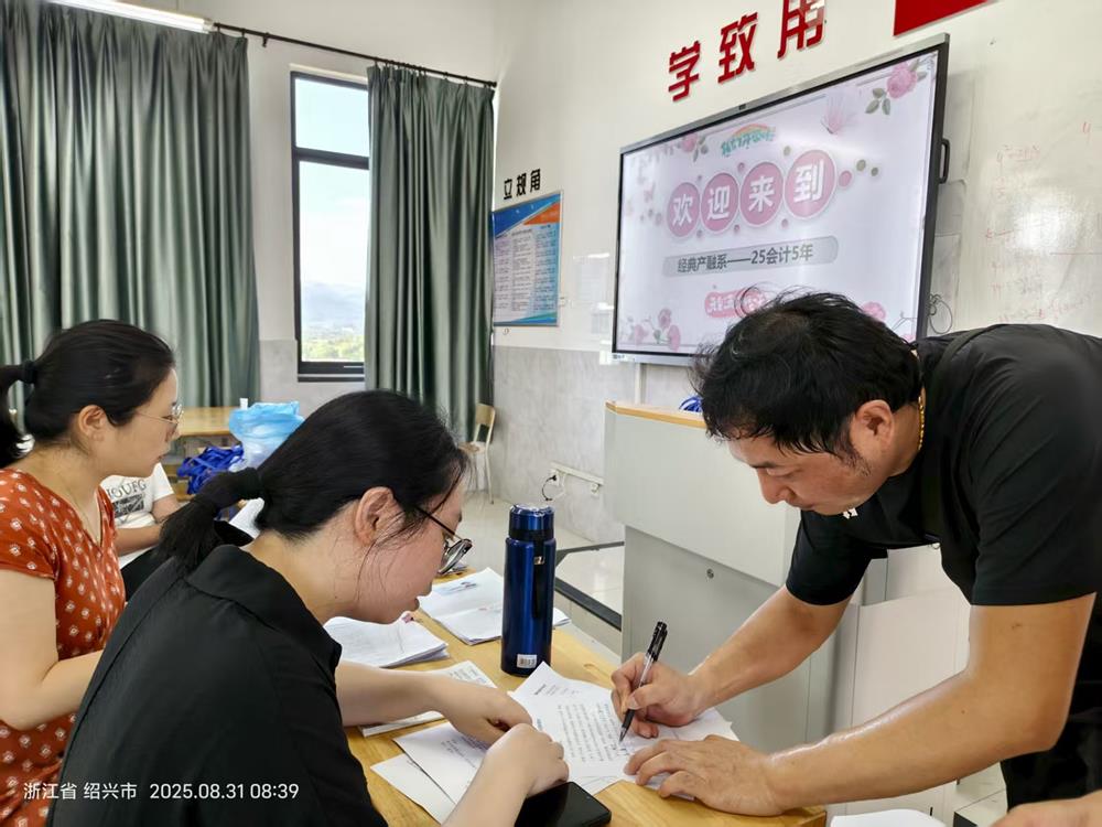 9520ff8eddec416fba26eaf9c89e772a.jpg 9520ff8eddec416fba26eaf9c89e772a.jpg